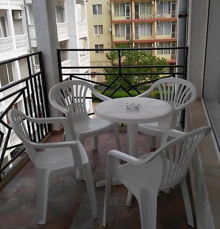 Two-bedroom Bravo 5 *
